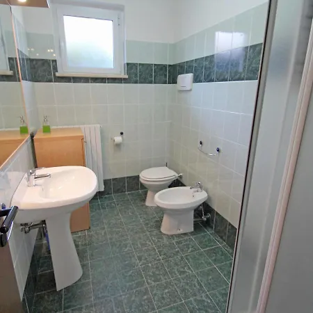 Locazione Turistica Garda Resort.7 *